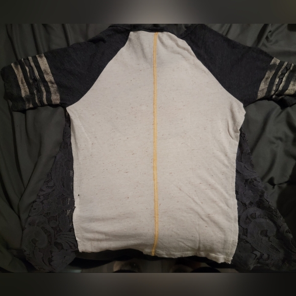 Harley davidson and size small - Picture 2 of 3